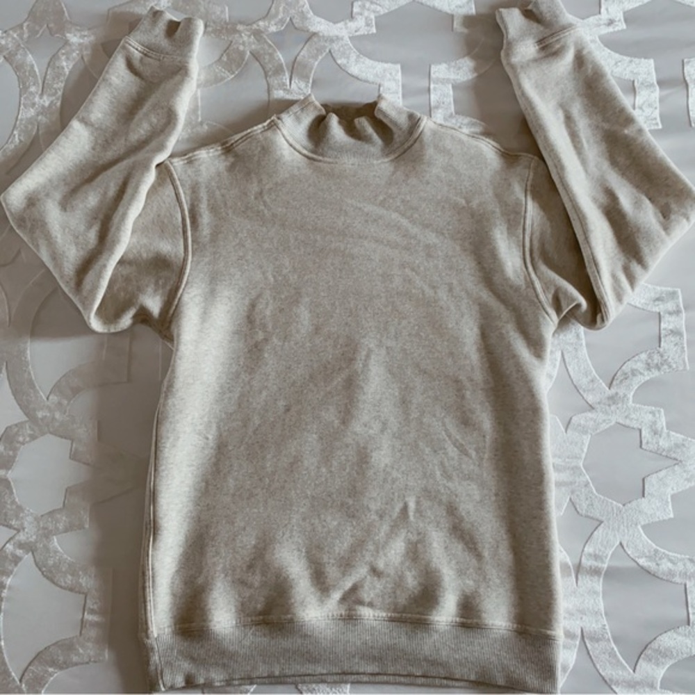 Lululemon fleece crew neck long sleeve pull over sweater